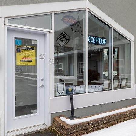 Motel Et Condo Chez Charley Sainte-Anne-de-Beaupré Екстериор снимка
