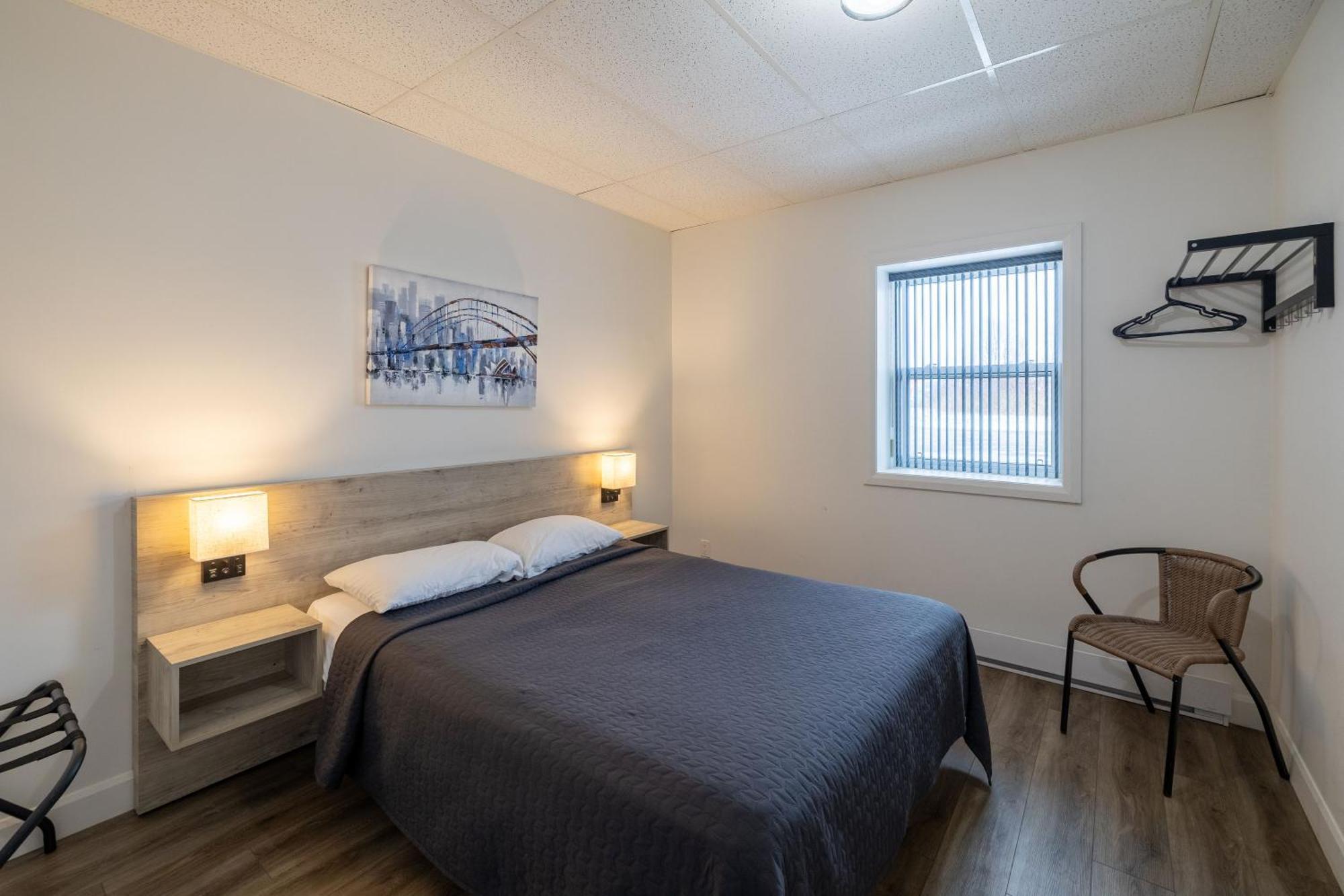 Motel Et Condo Chez Charley Sainte-Anne-de-Beaupré Екстериор снимка