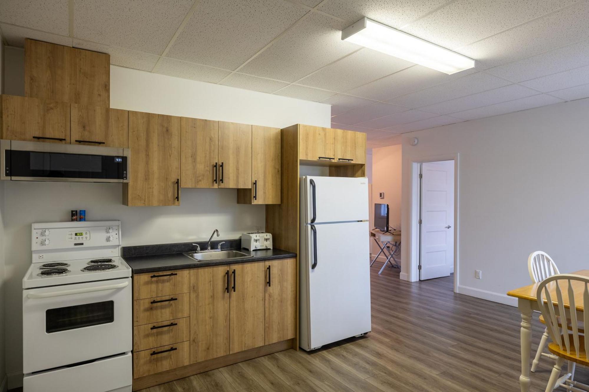 Motel Et Condo Chez Charley Sainte-Anne-de-Beaupré Екстериор снимка