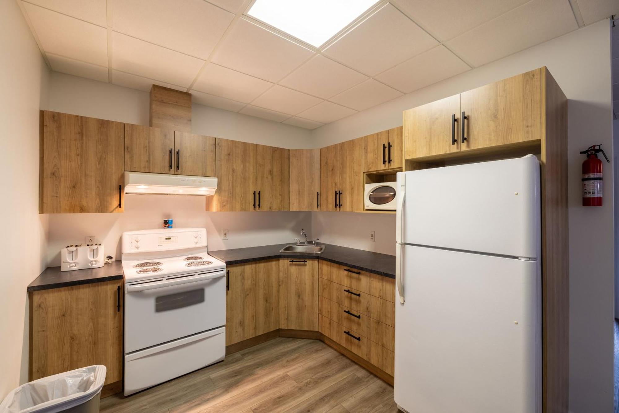 Motel Et Condo Chez Charley Sainte-Anne-de-Beaupré Екстериор снимка