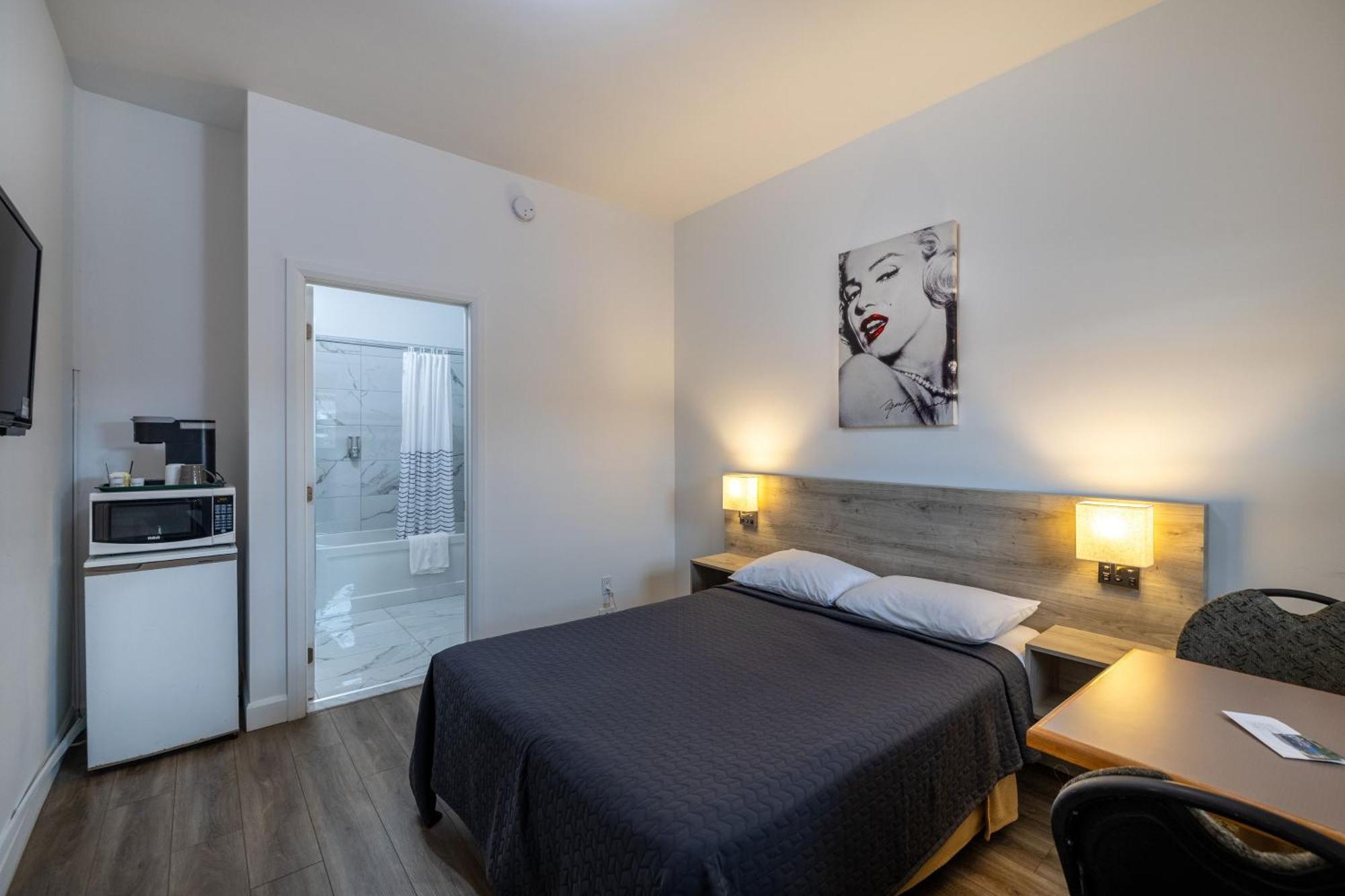 Motel Et Condo Chez Charley Sainte-Anne-de-Beaupré Екстериор снимка