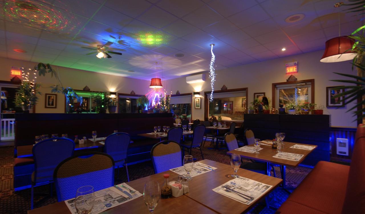Motel Et Condo Chez Charley Sainte-Anne-de-Beaupré Екстериор снимка